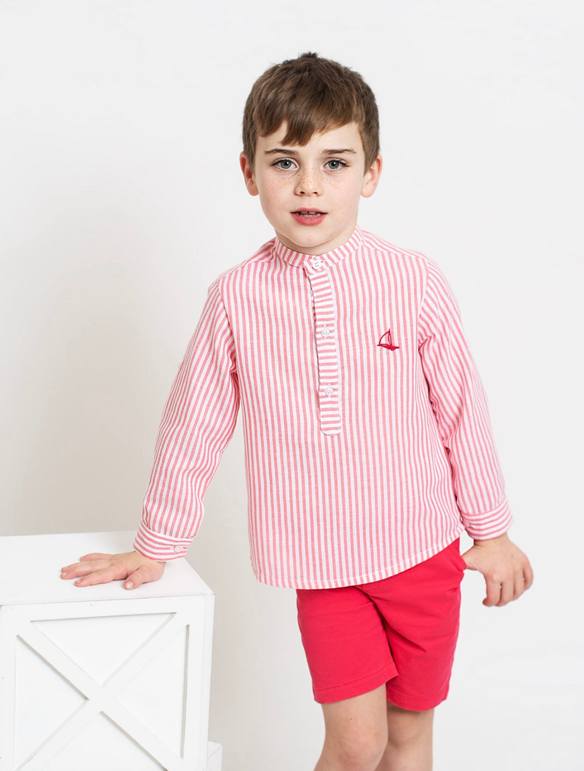 Conjunto camisa rayas cuello mao con pantalón corto