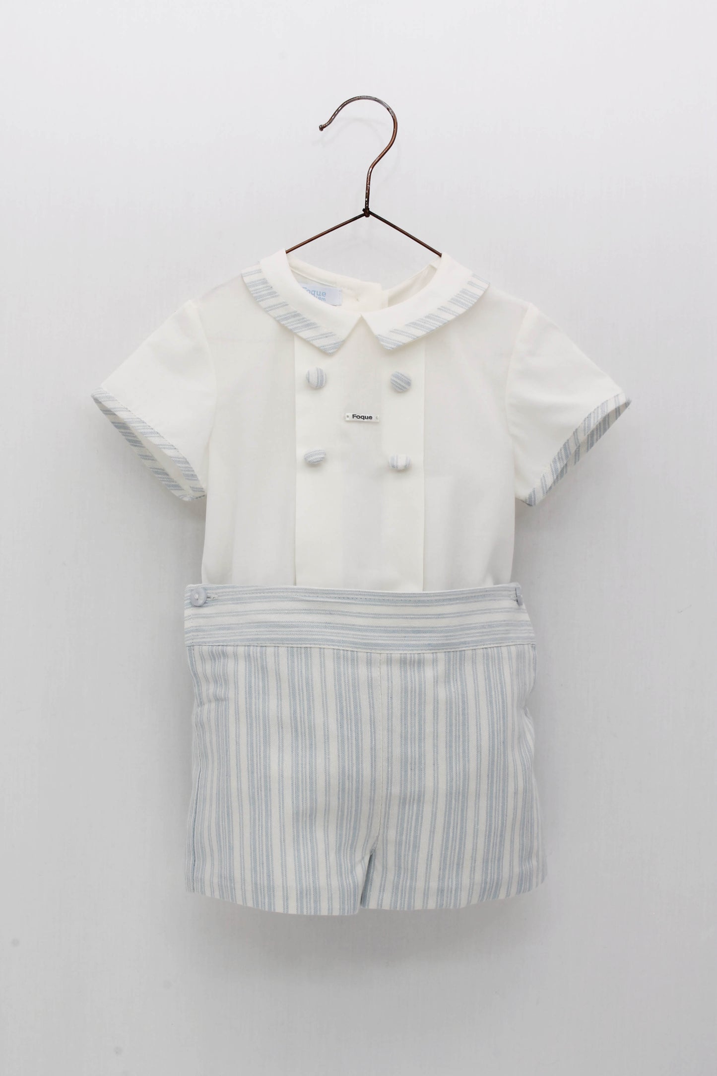 Shirt collar and striped shorts set