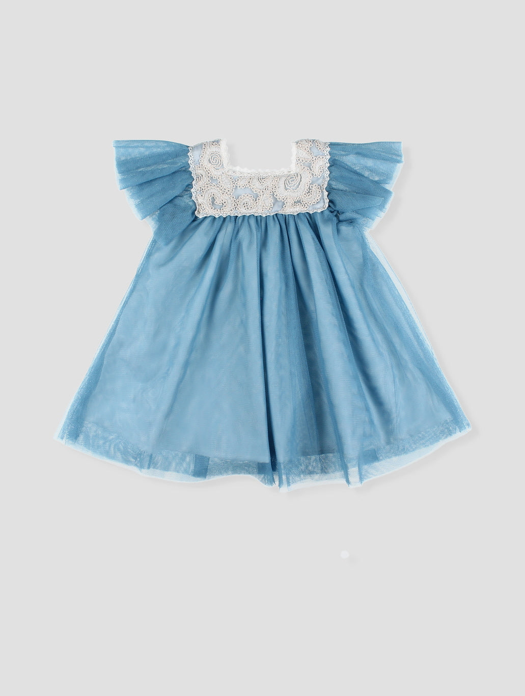 Vestido De Tul Con Capacete