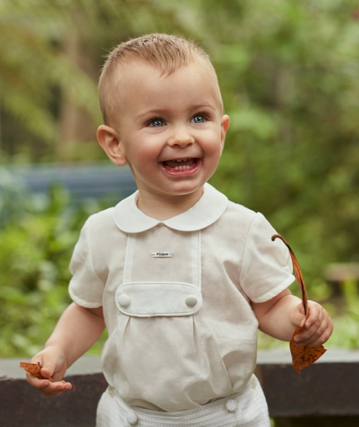 Conjunto bautizo camisa cuello bebé y pantalón corto textura