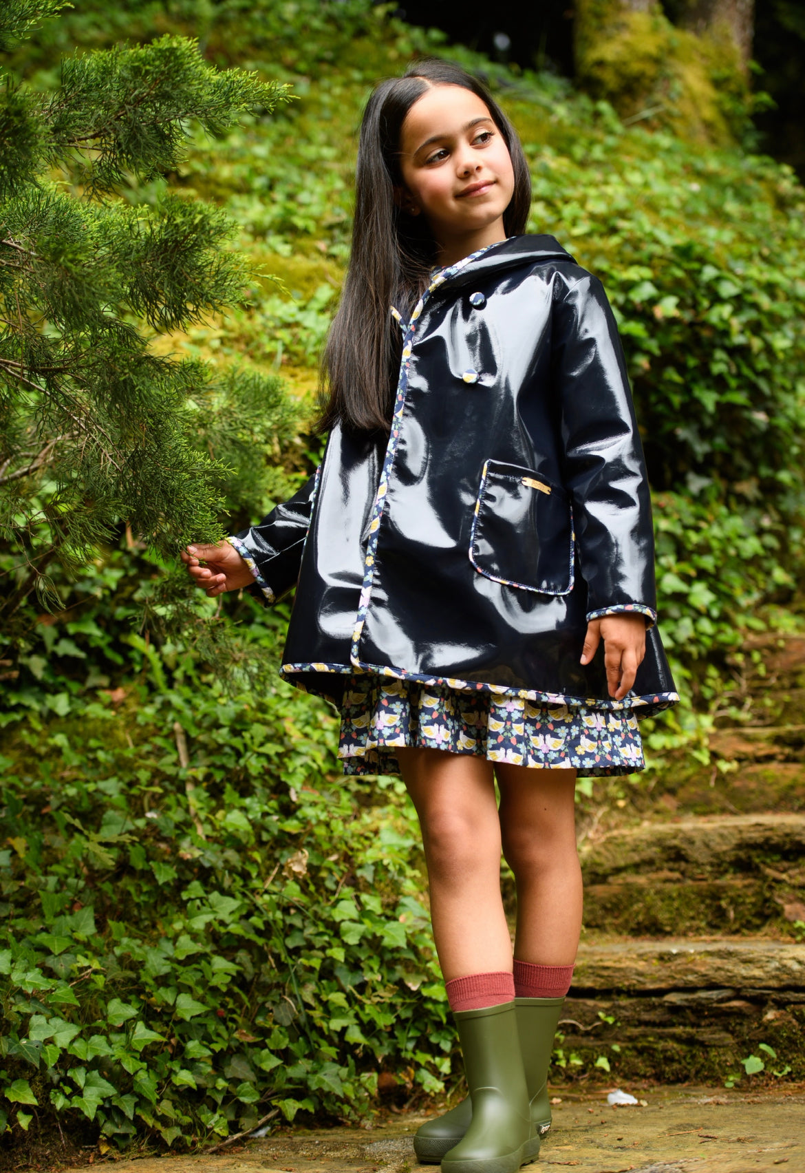 Abrigo Charol Con Capucha La Lluvia