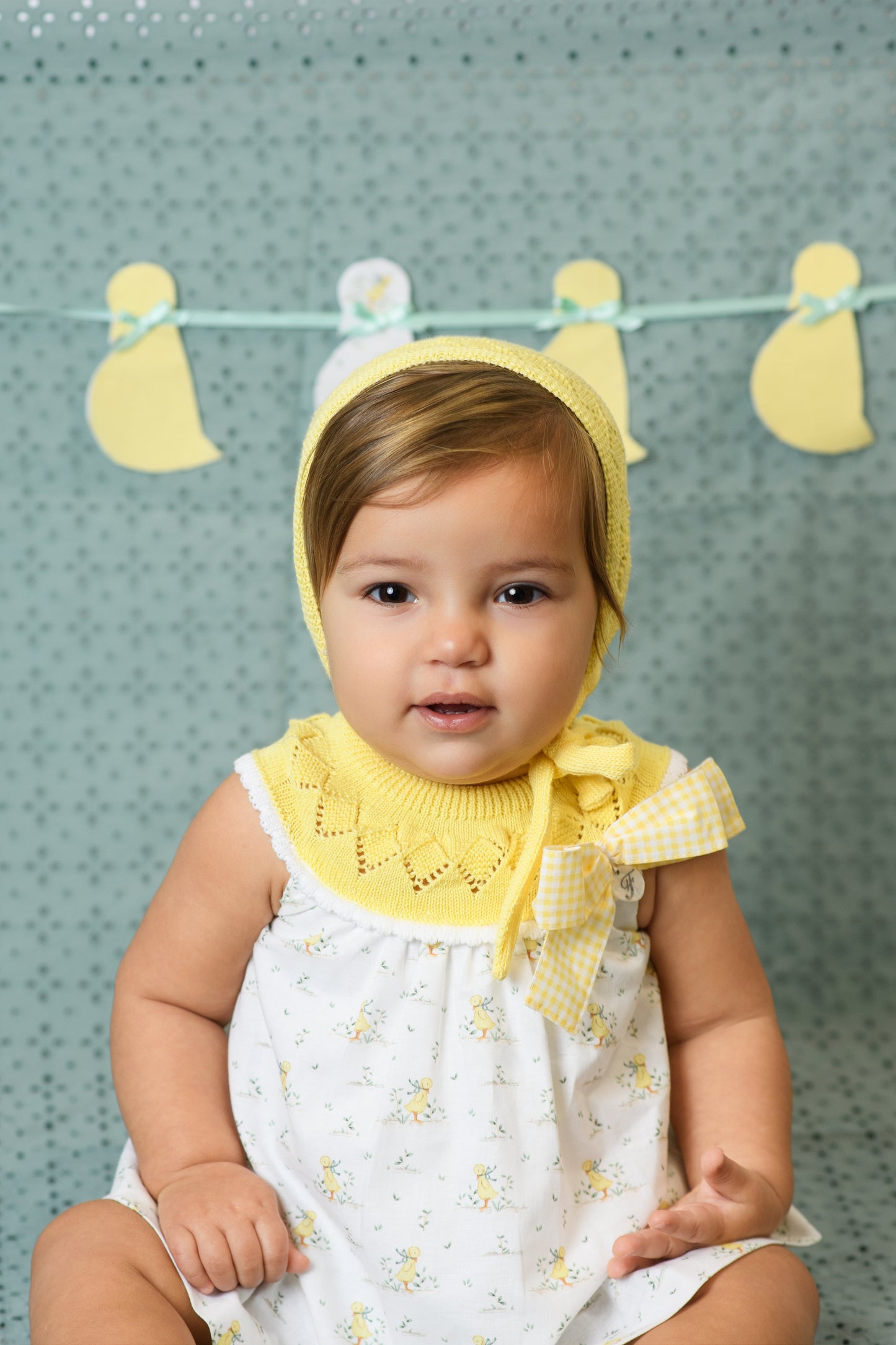 Vestido bebé niña estampado con cuello de punto amarillo