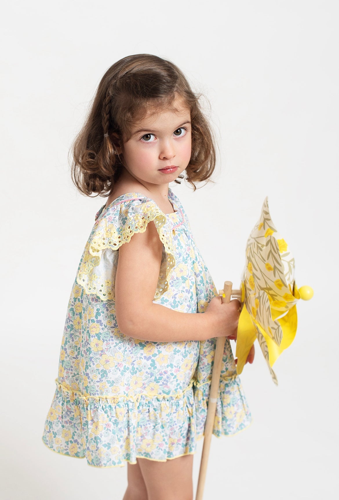 Vestido flores con bordados