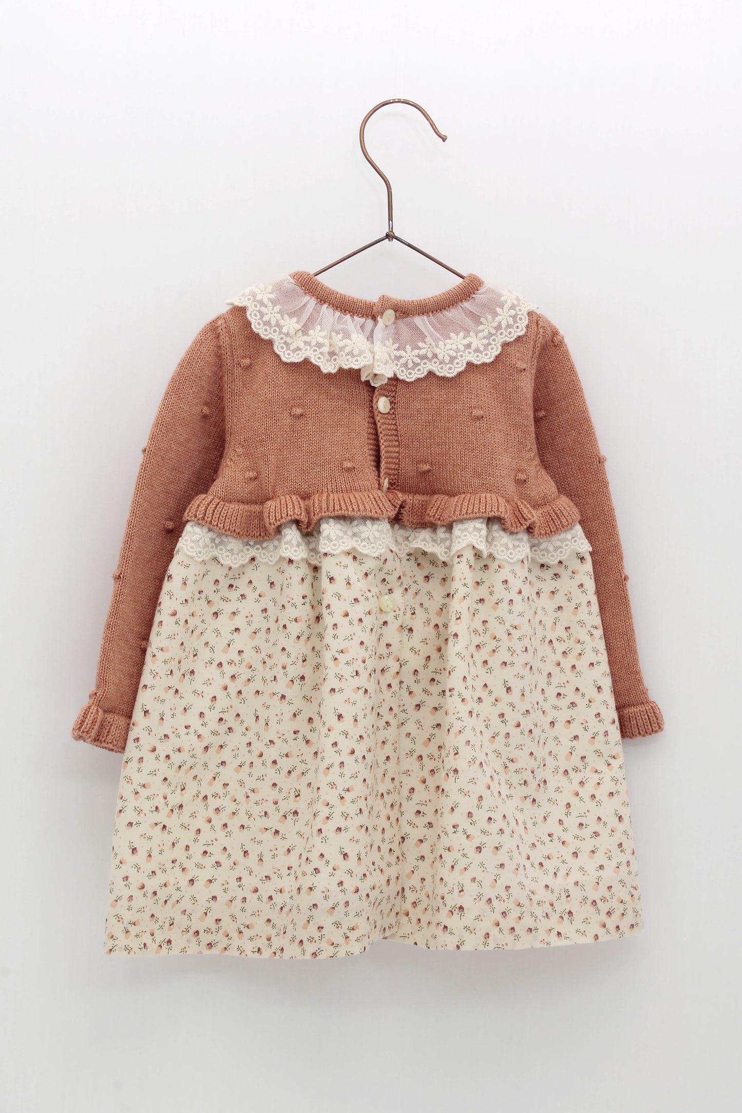 Vestido Faldón Cuello Tira Bordada