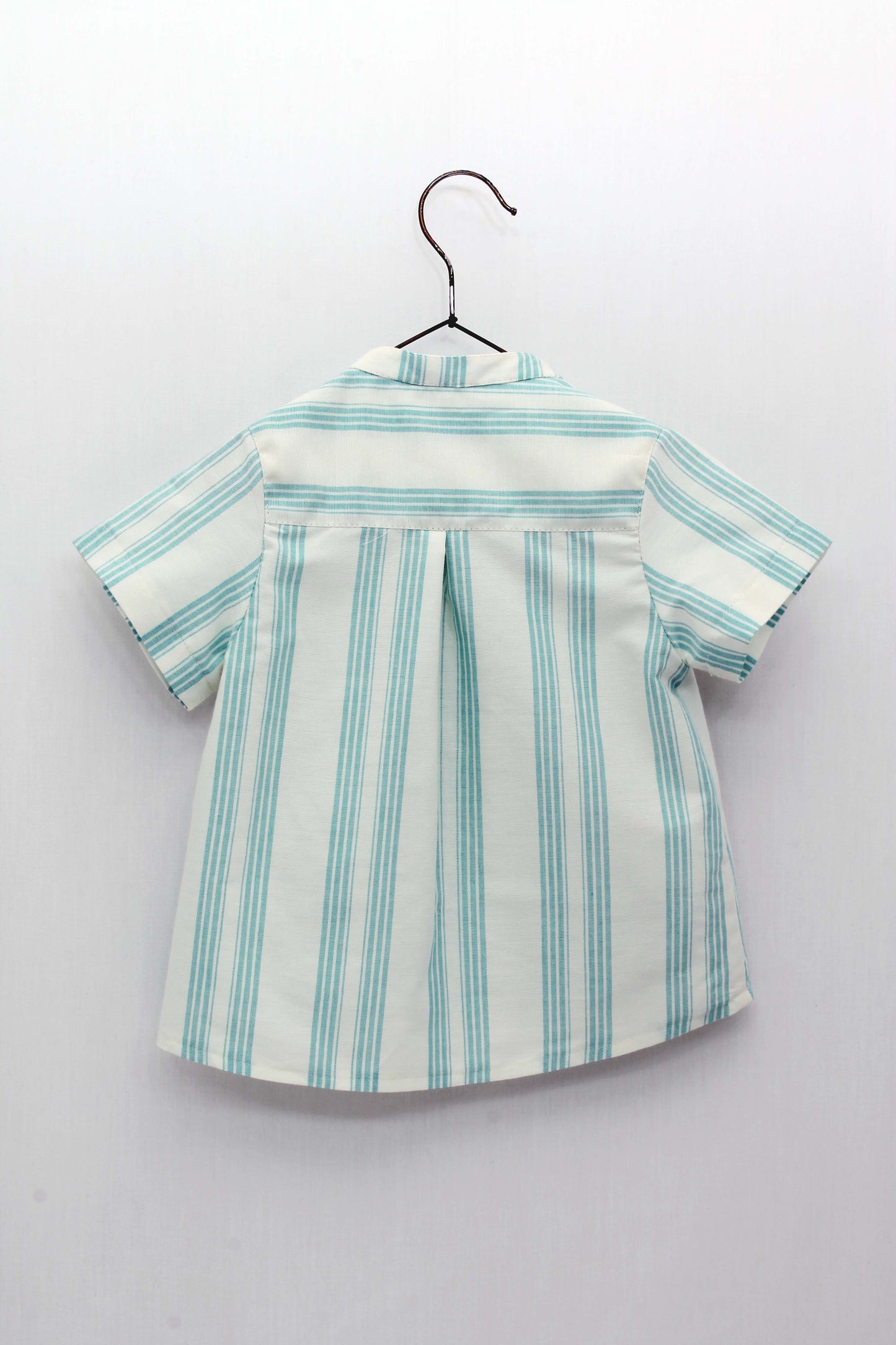 Set of dyed shorts and striped Mao collar shirt