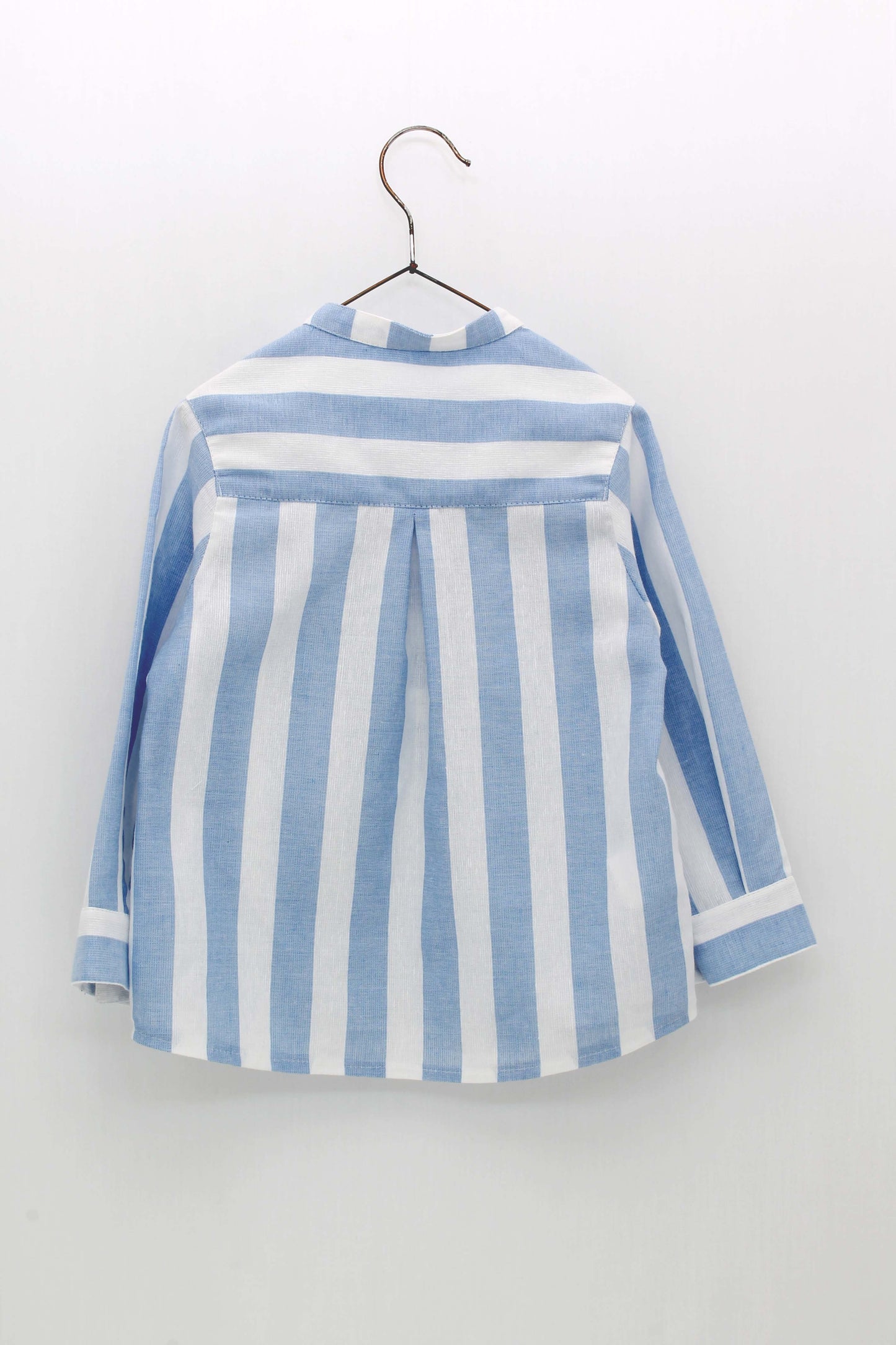 Conjunto Camisa Cuello Mao Rayas Botones Madera Y Bermuda Azul Regata