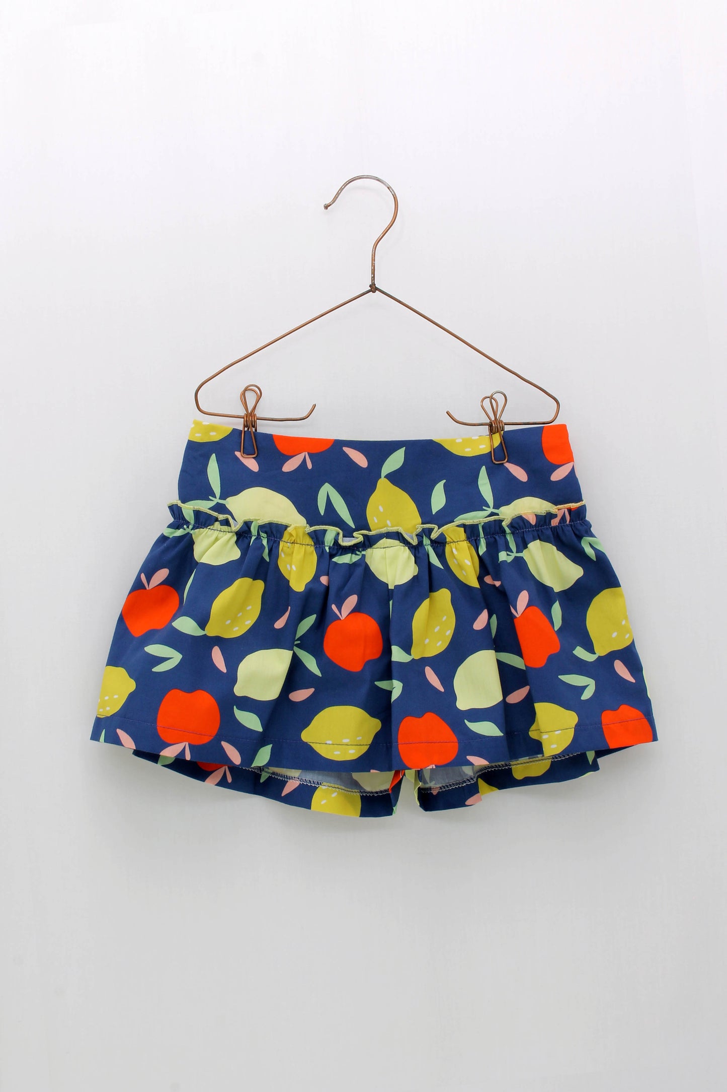 Conjunto Camiseta Rayas Barco Mangas Volante Y Falda Pantalón Estampado Frutas