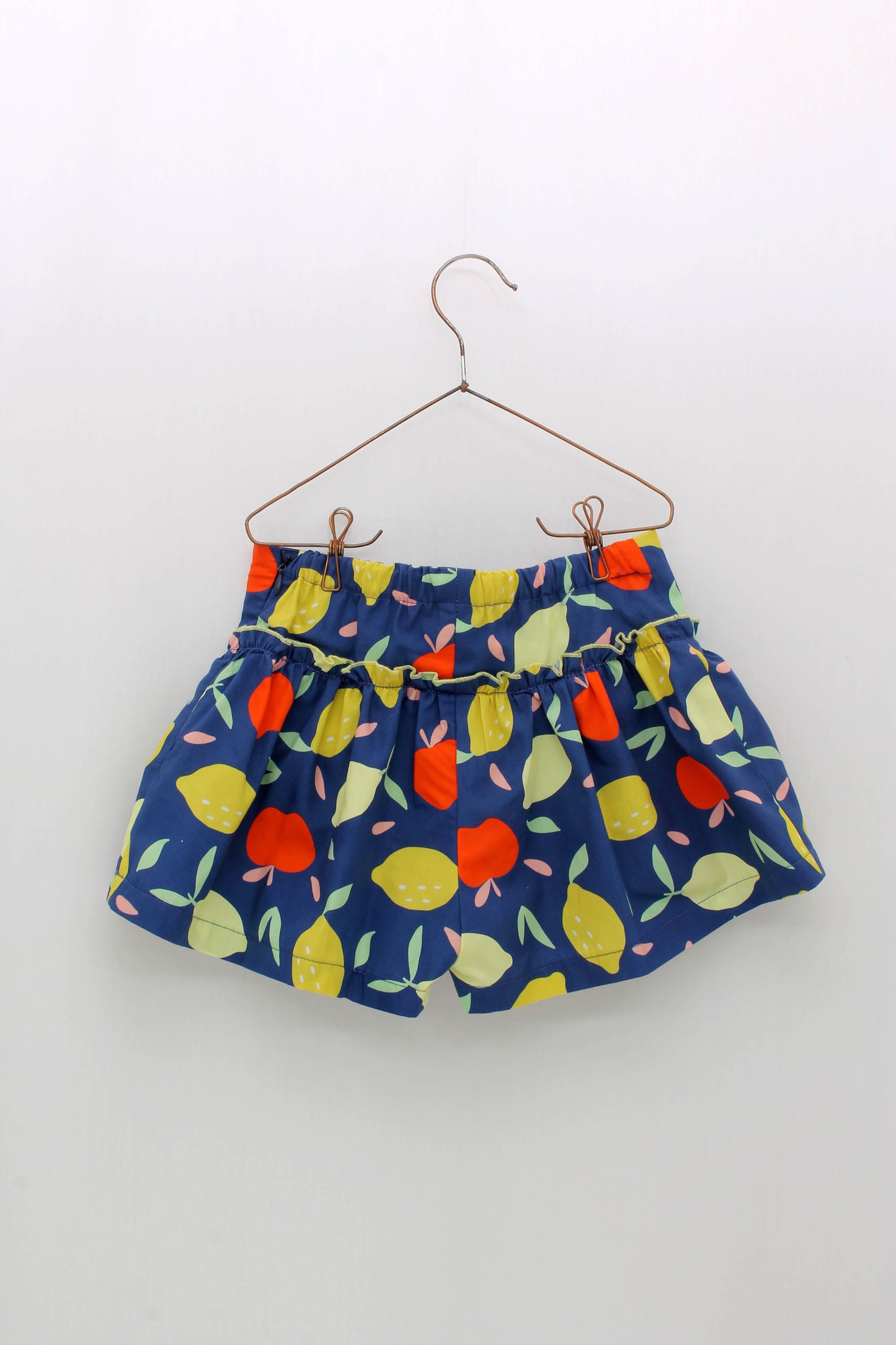 Conjunto Camiseta Rayas Barco Mangas Volante Y Falda Pantalón Estampado Frutas