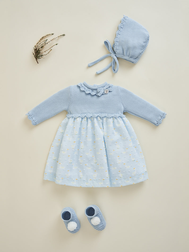 Skirt-type dress with knitted collar