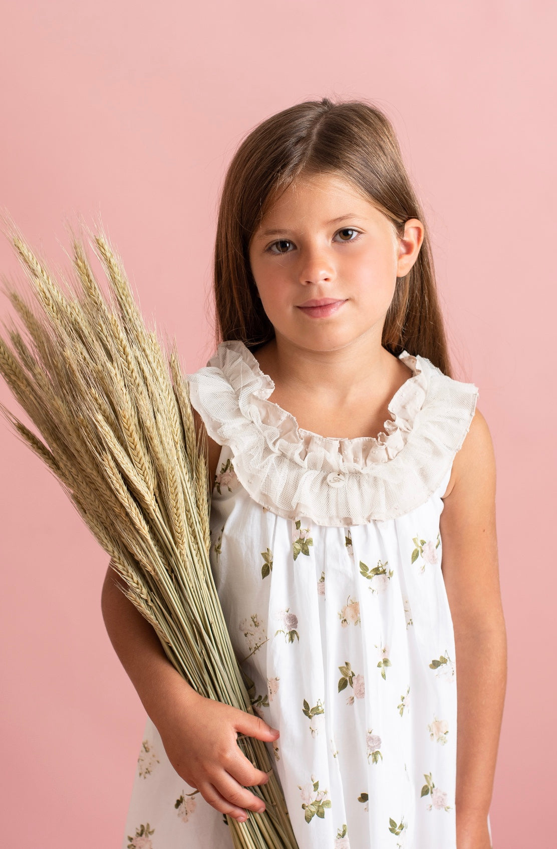 Vestido corte capa con estampado flores y tul