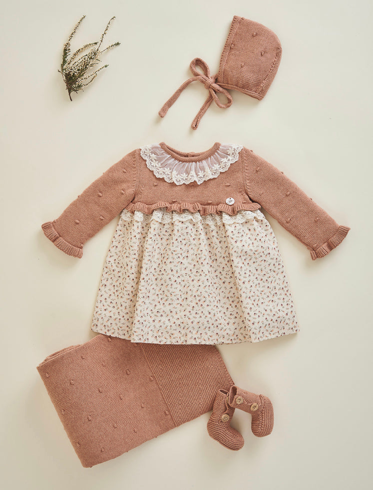 Vestido Faldón Cuello Tira Bordada