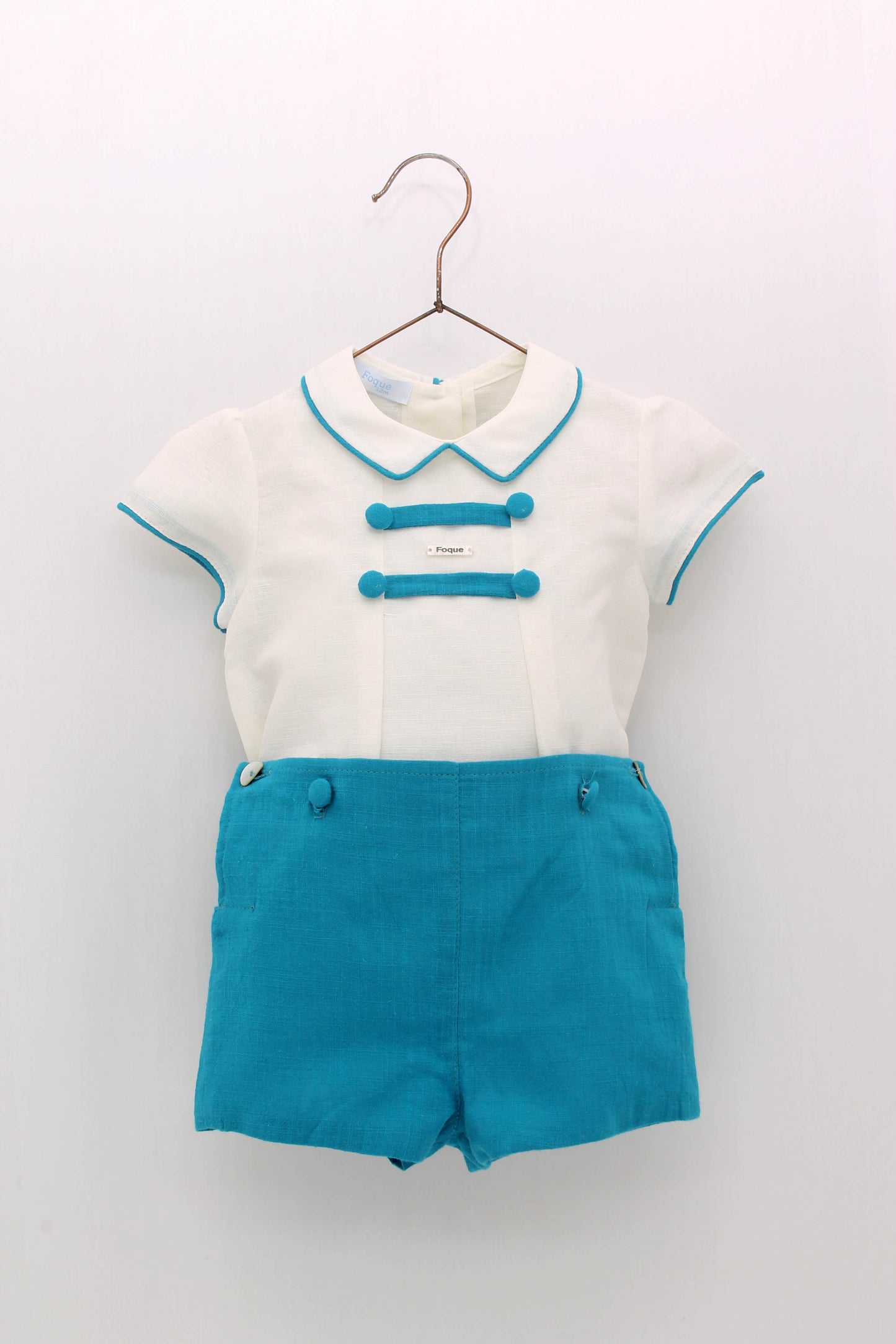 Buttoned shirt and shorts set