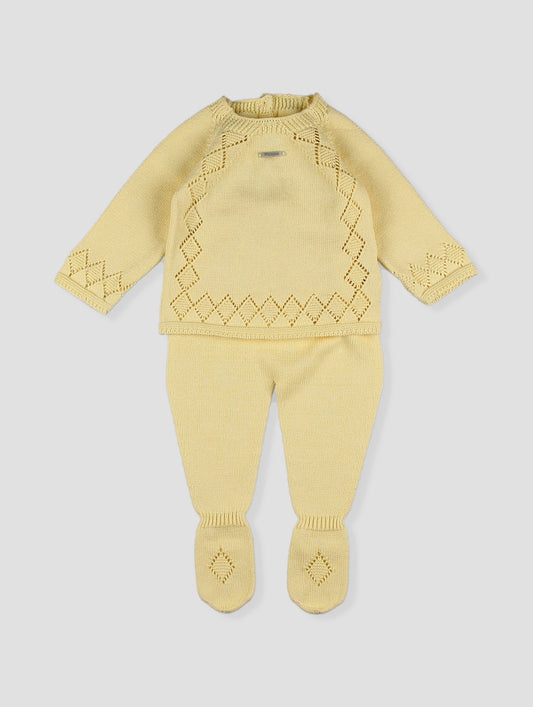 Conjunto bebé de punto amarillo con calado
