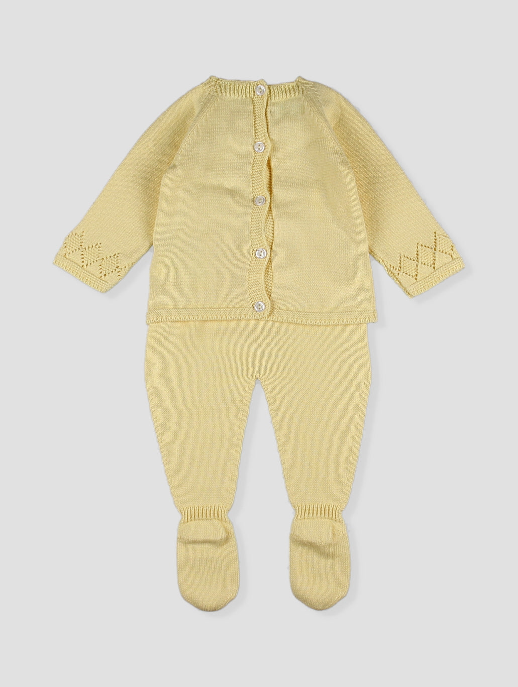 Conjunto bebé de punto amarillo con calado