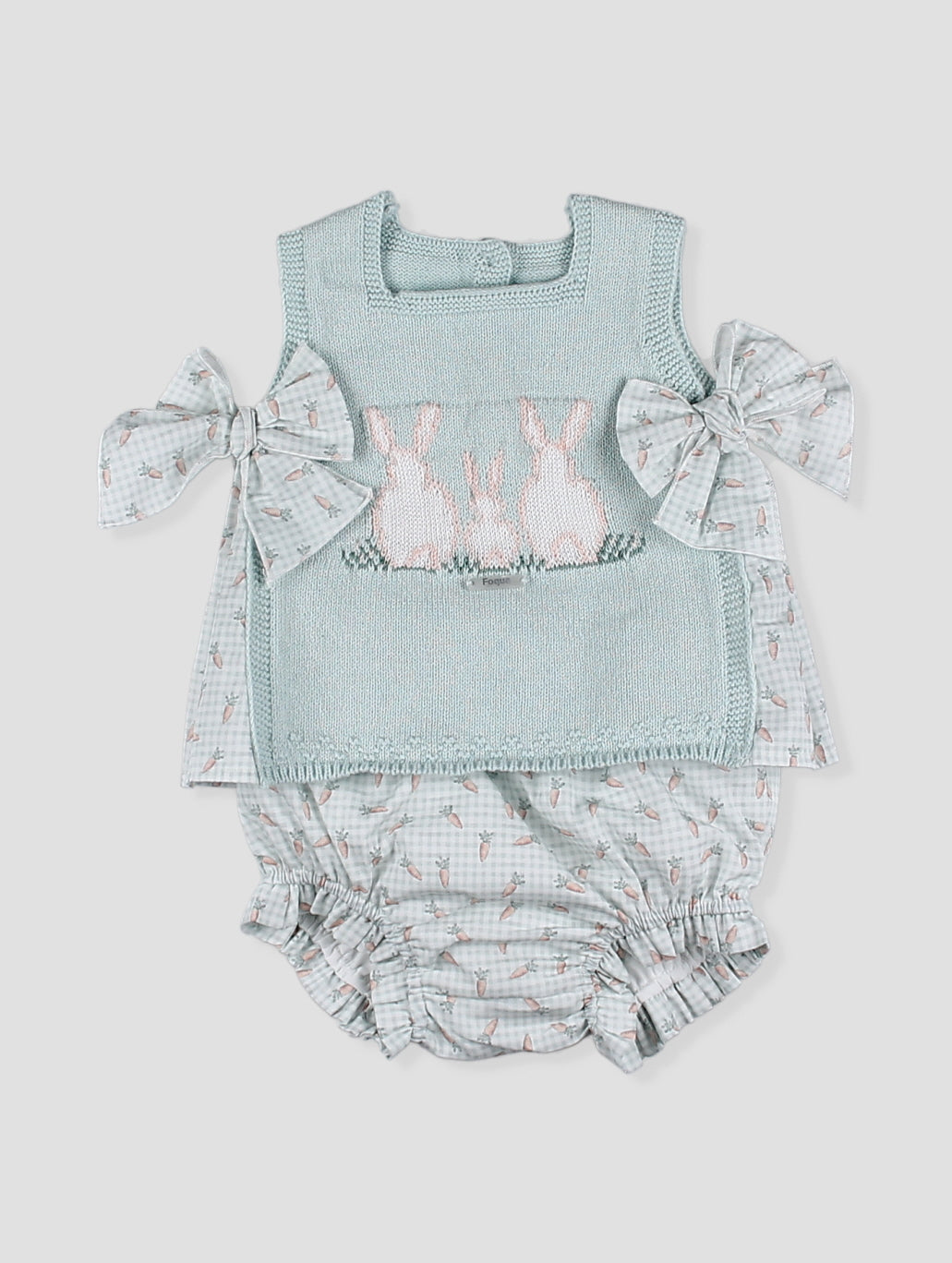 Conjunto bebé niña punto celeste con lazos y conejitos con capota