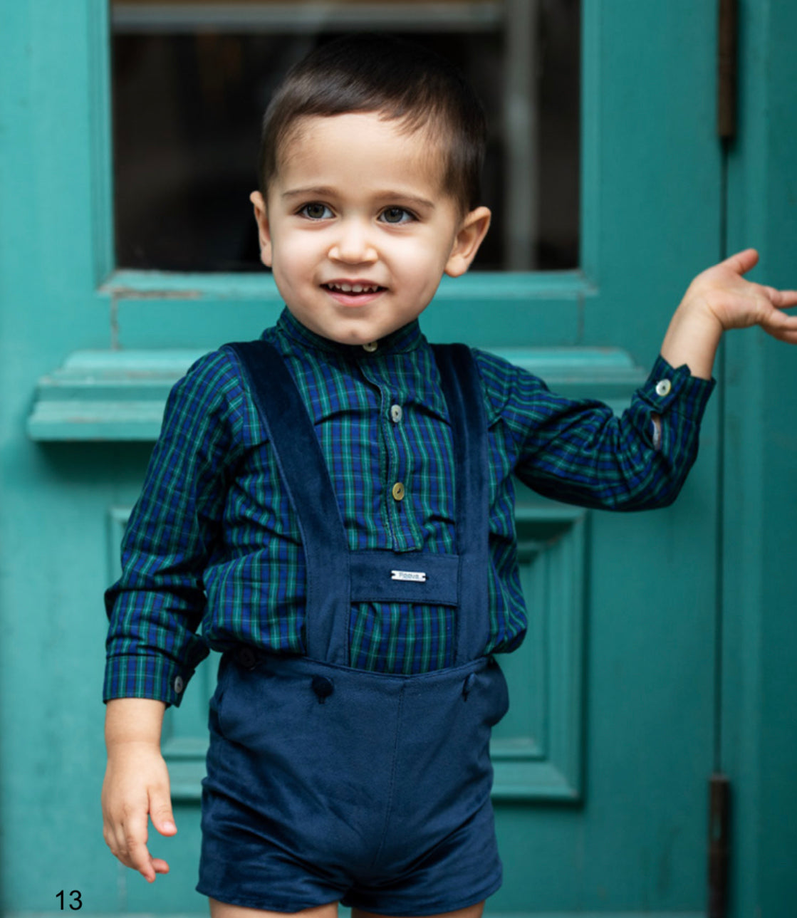 Camisa Cuello Mao Gold Y Pantalón Corto con Tirantes