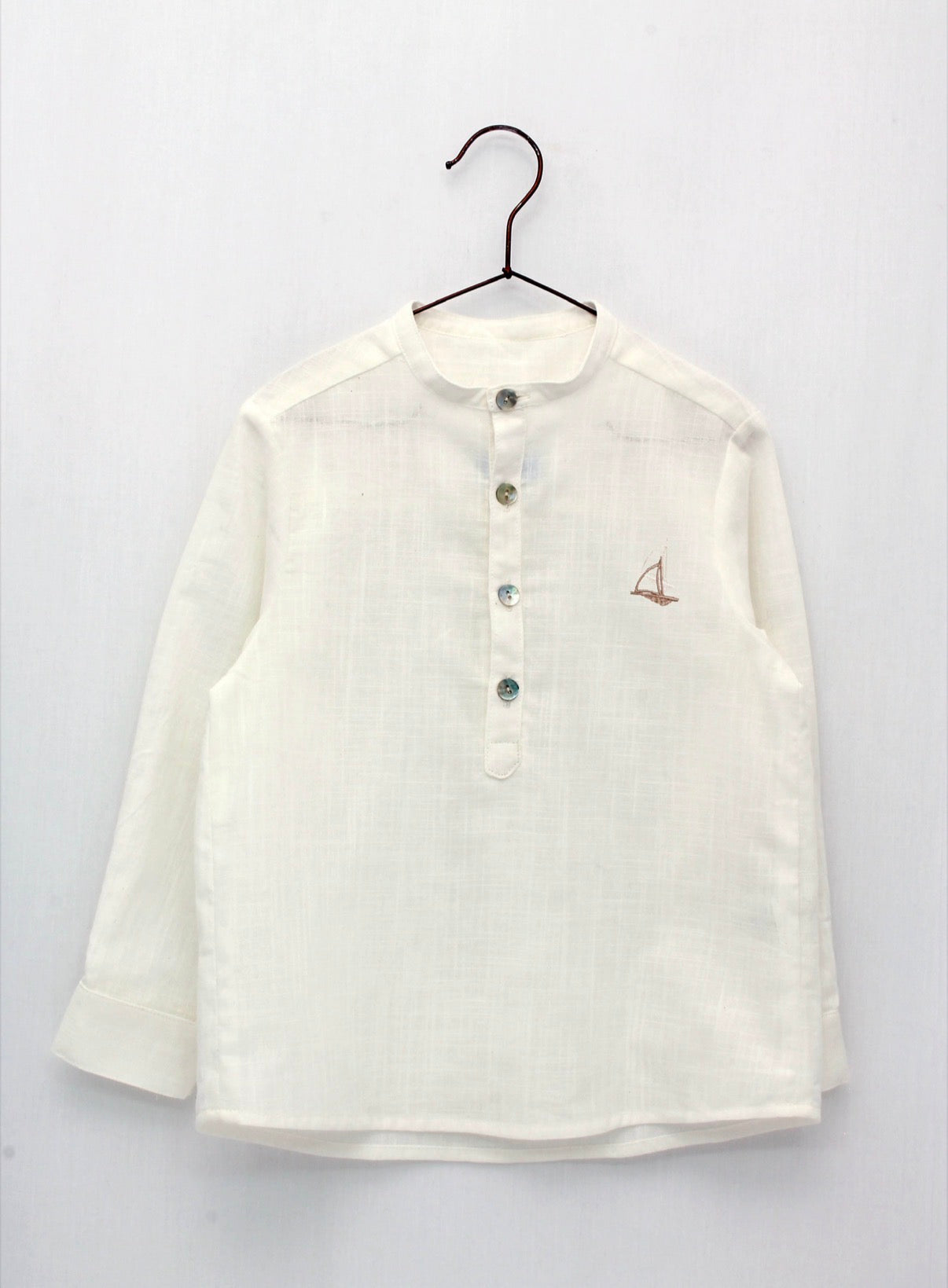 Conjunto camisa cuello mao y short a rayas