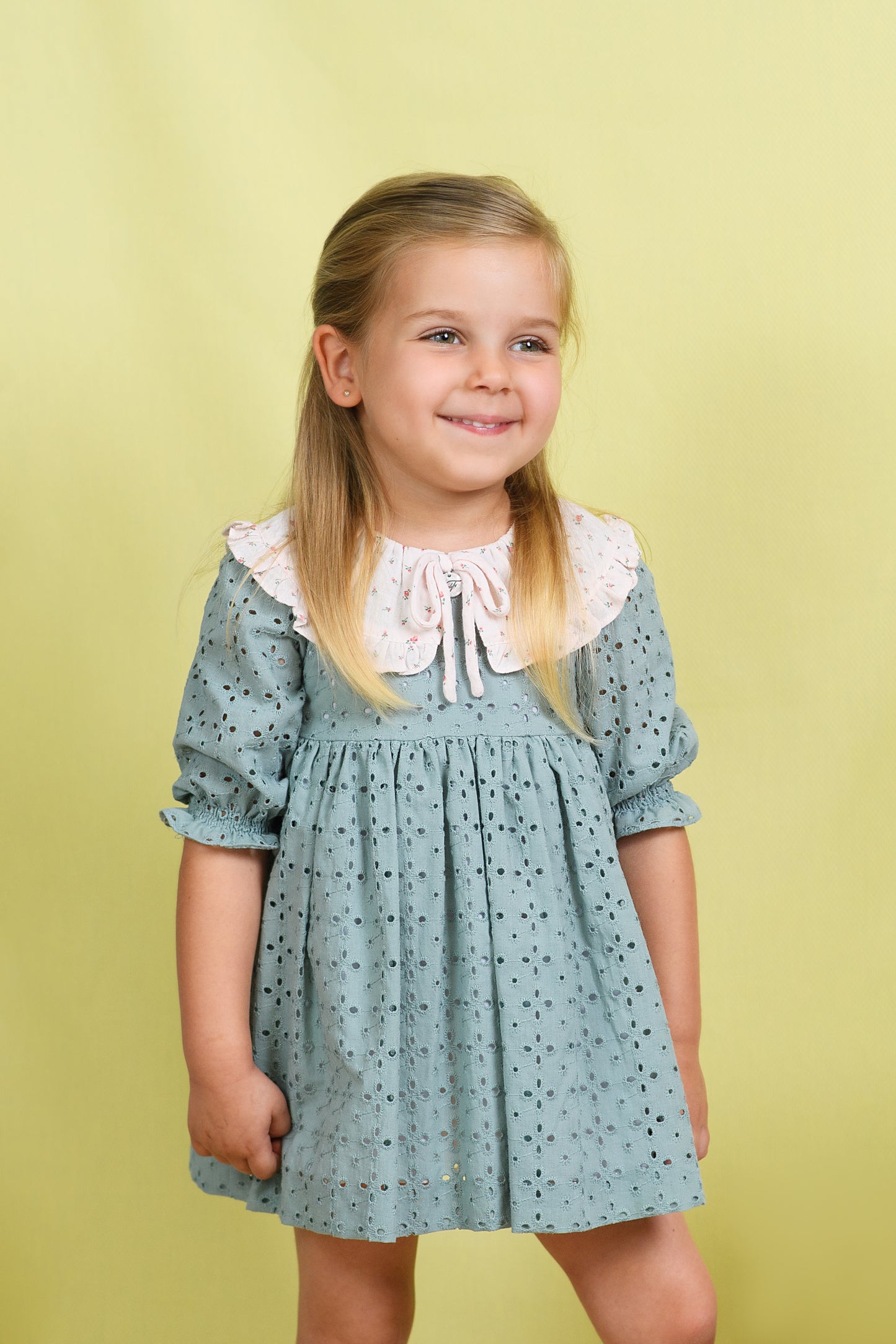 Vestido bebé niña verde agua con cuello floral