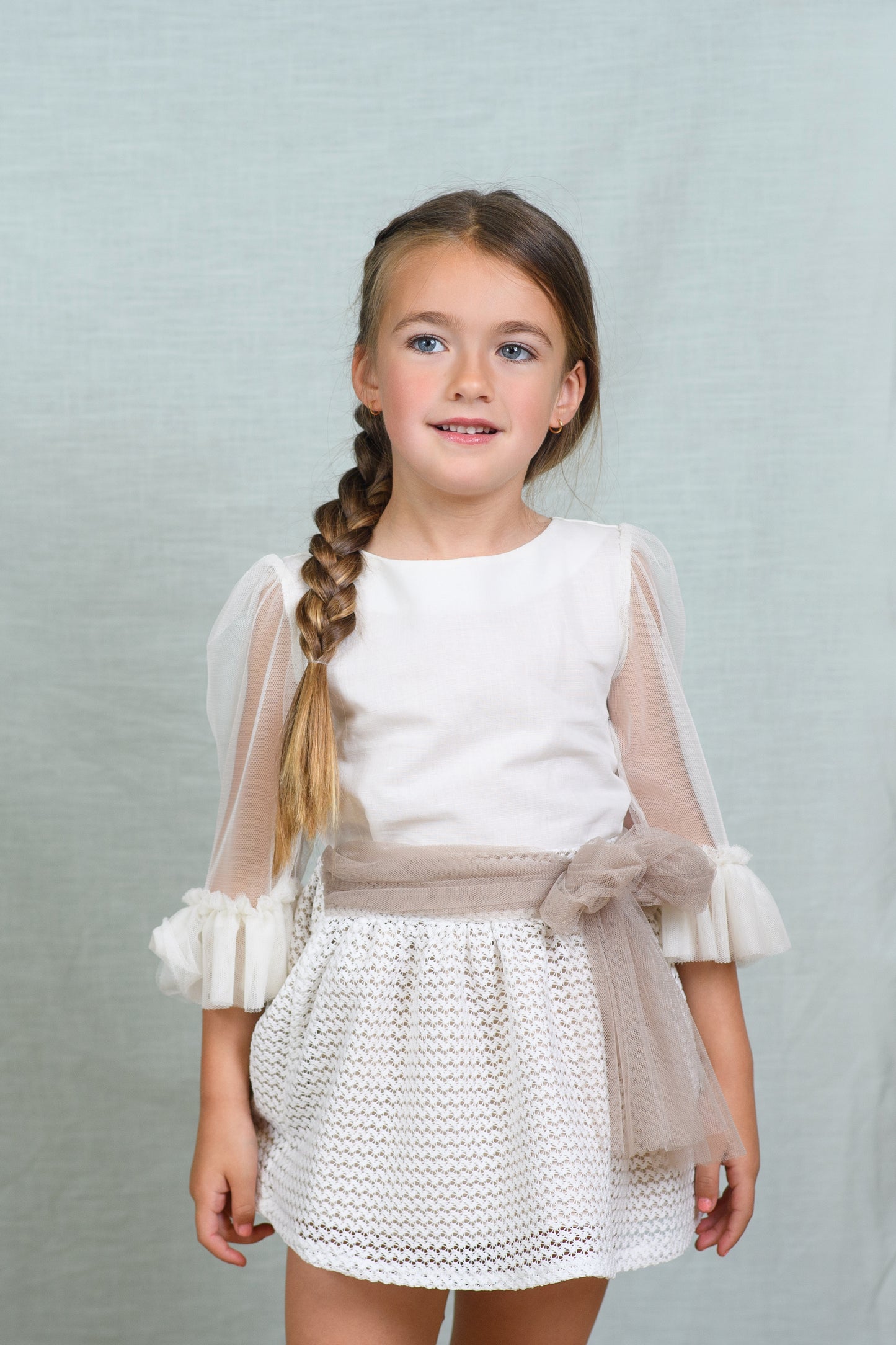 Conjunto niña blusa y falda con tul