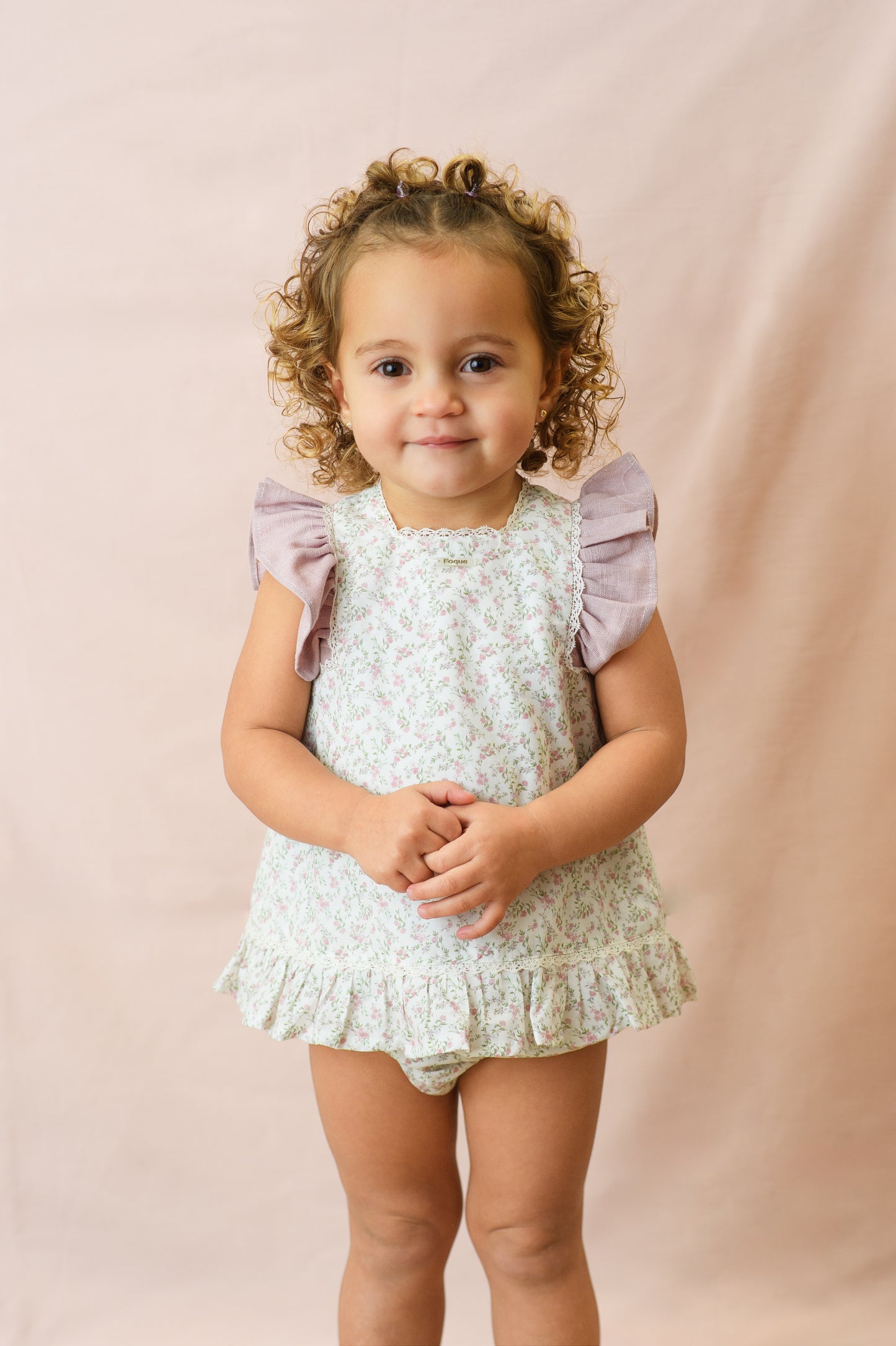 Jesusito estampado floral con volantes