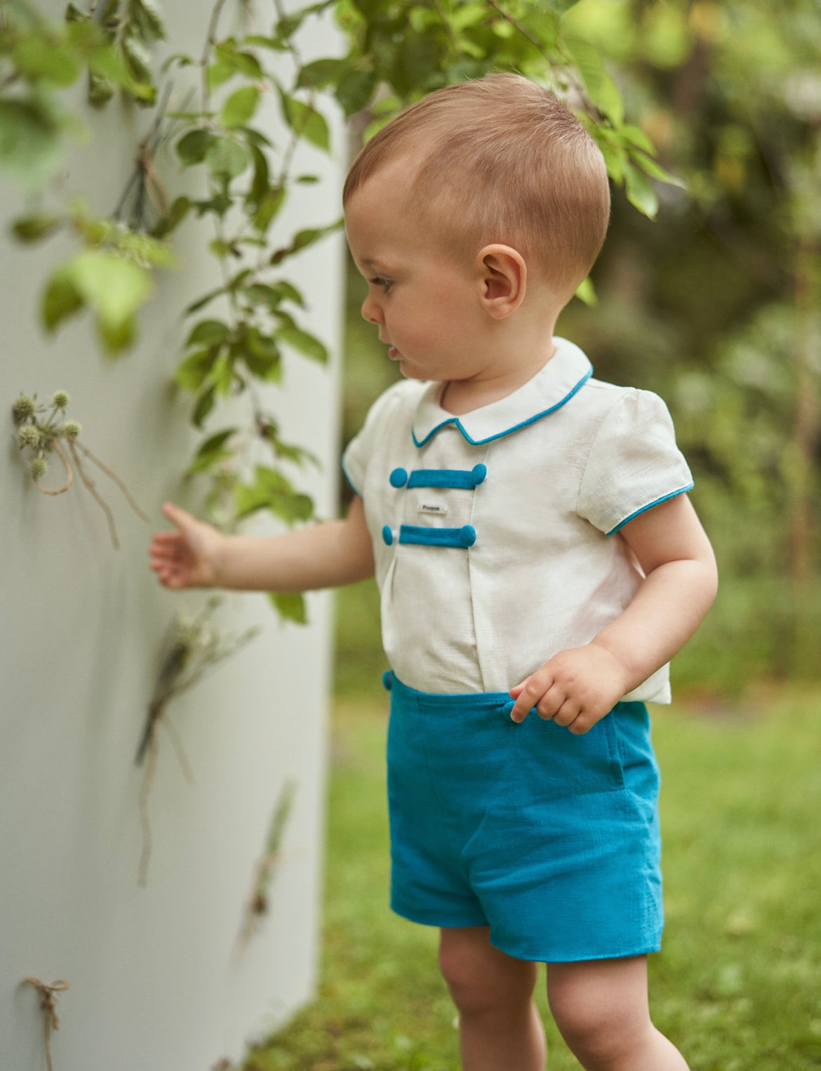 Buttoned shirt and shorts set