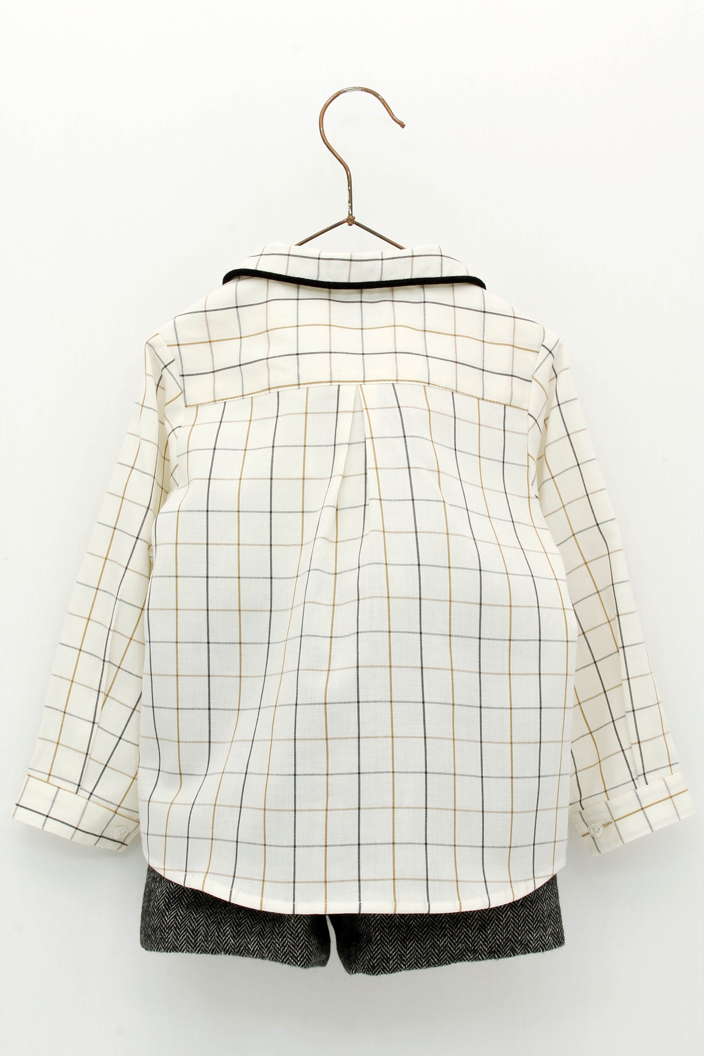 Conjunto camisa cuadros y pantalón corto